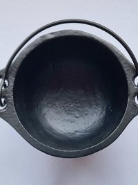 Cast Iron Cauldron w/ Handle 