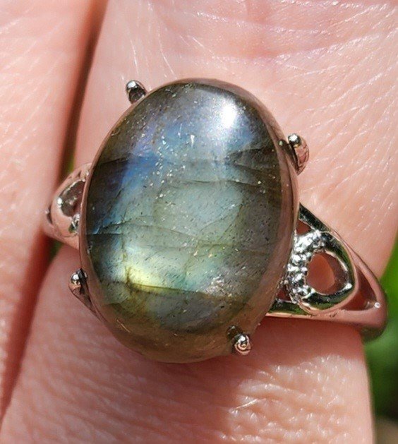 White Bronze Labradorite Ring
