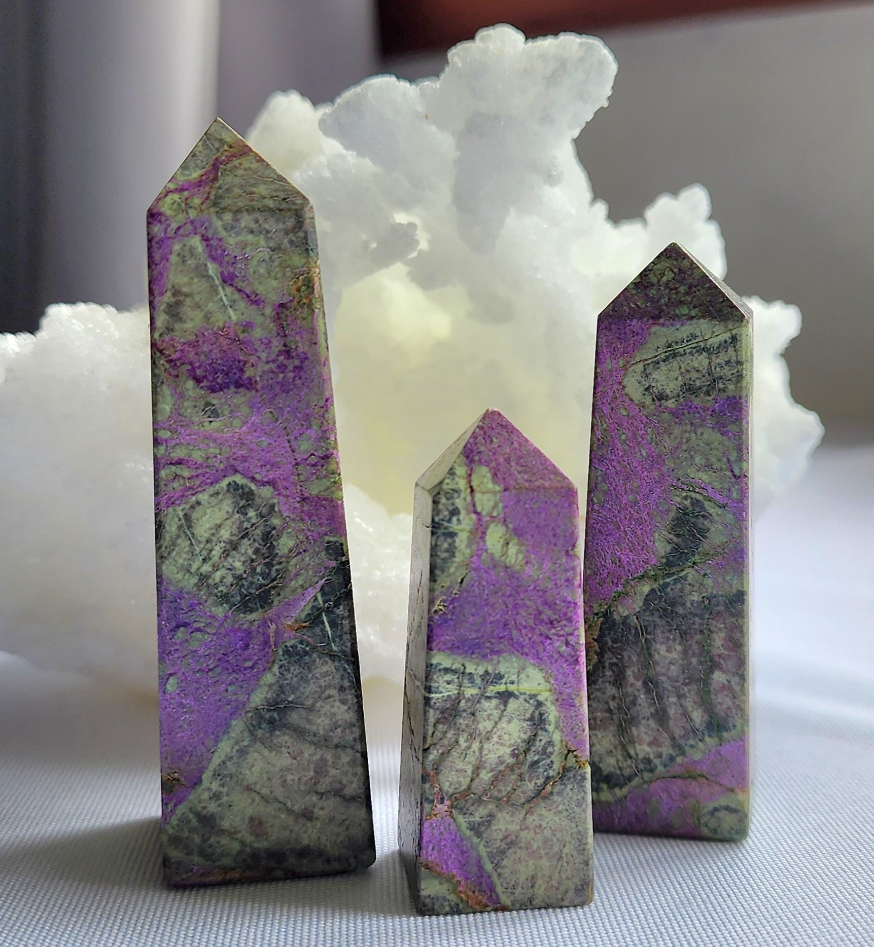 Stichtite in Serpentine Towers