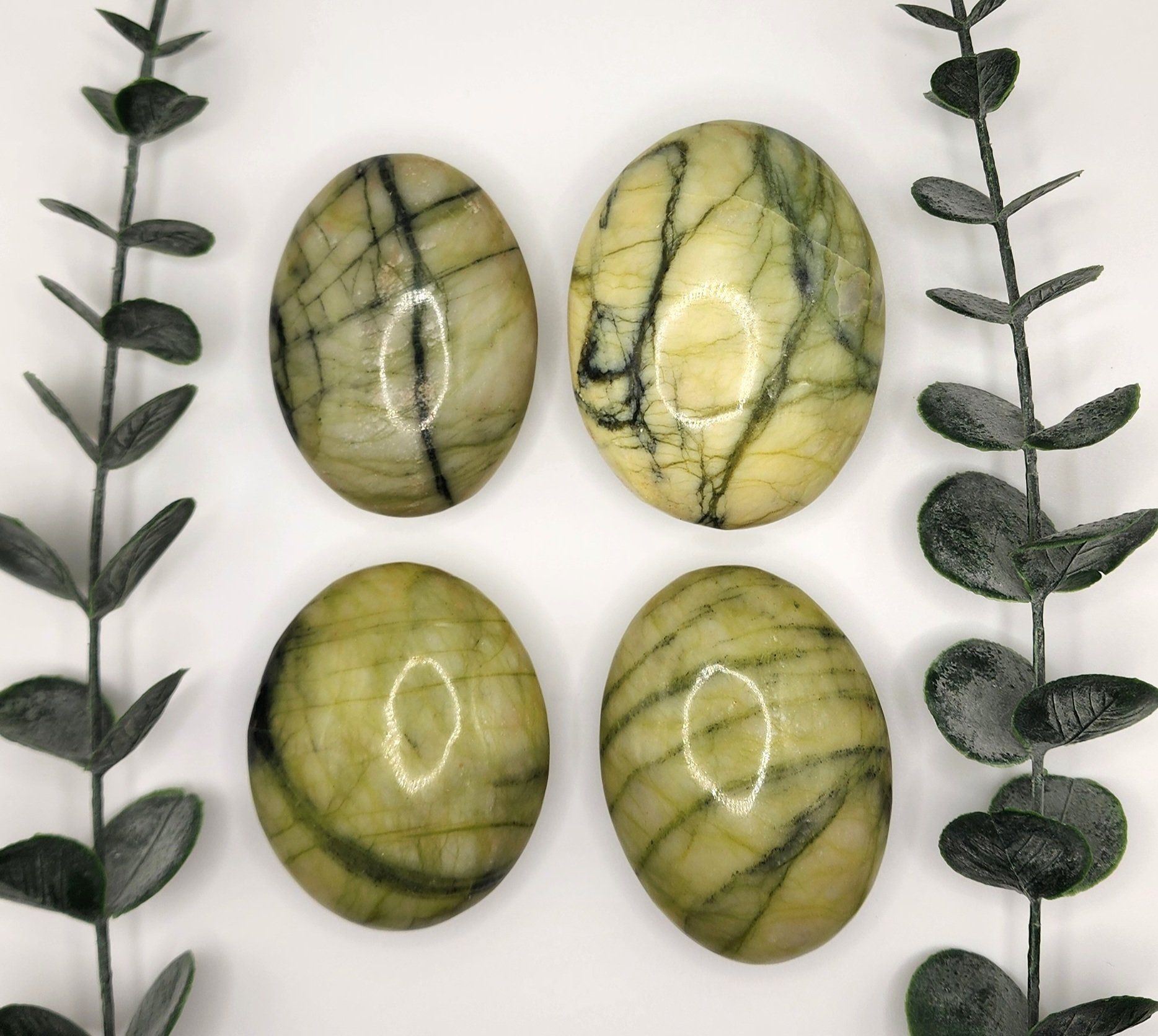 Rutile Serpentine Palm Stones